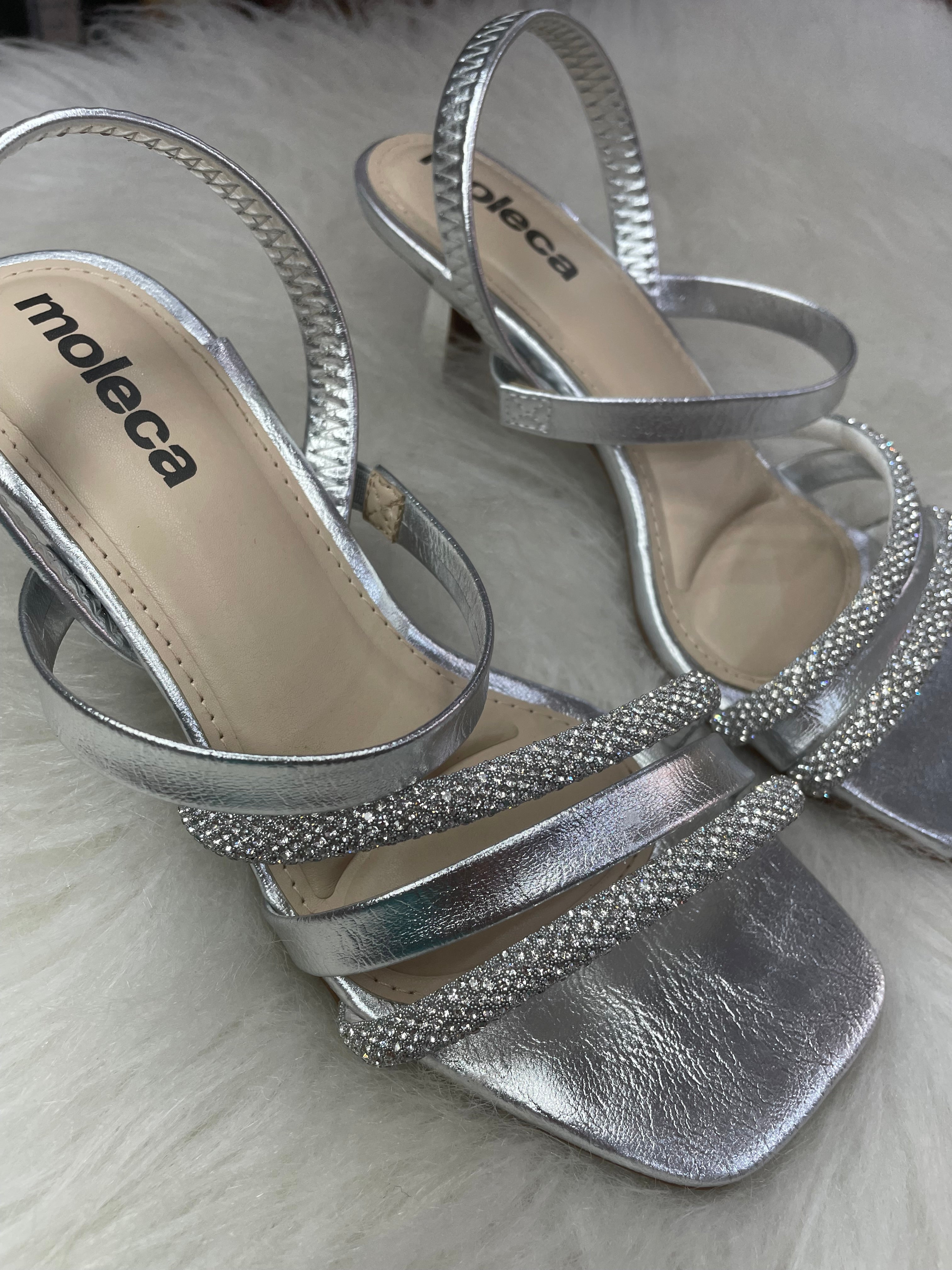Sandália Feminina Salto Baixo Moleca Prateada com Brilho