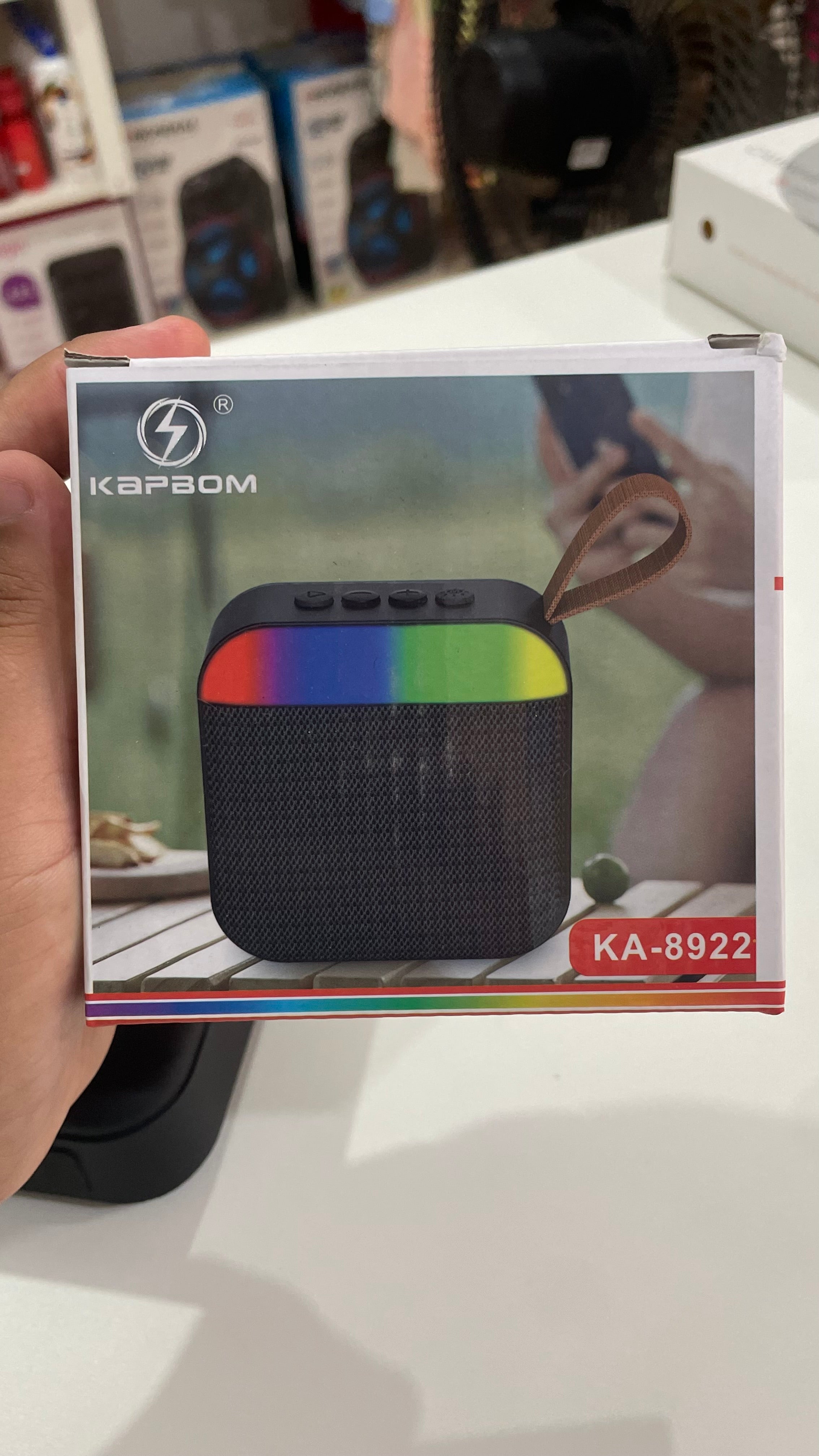 Caixa de Som Bluetooth Kapbom KA-8922 – Com LED RGB e Alça de Transporte
