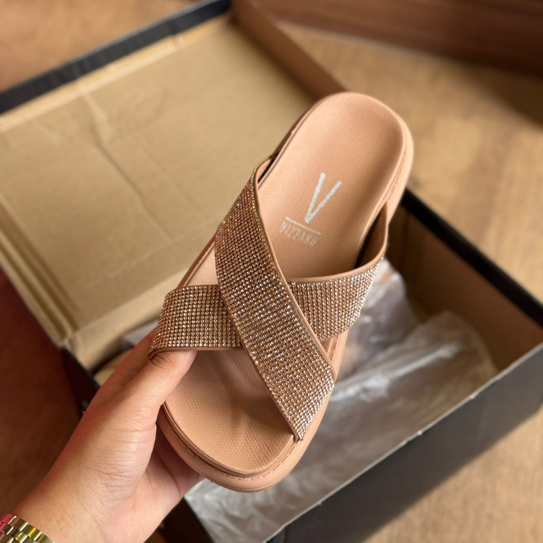 Sandália Vizzano Slide com Brilhos e Tiras Cruzadas