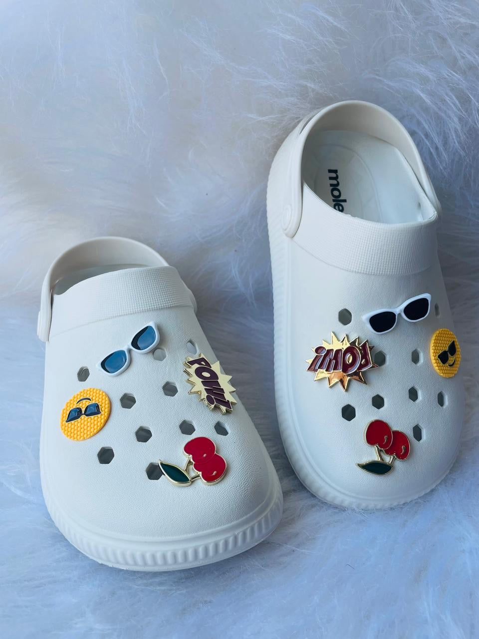 Clog Moleca com 4 pins