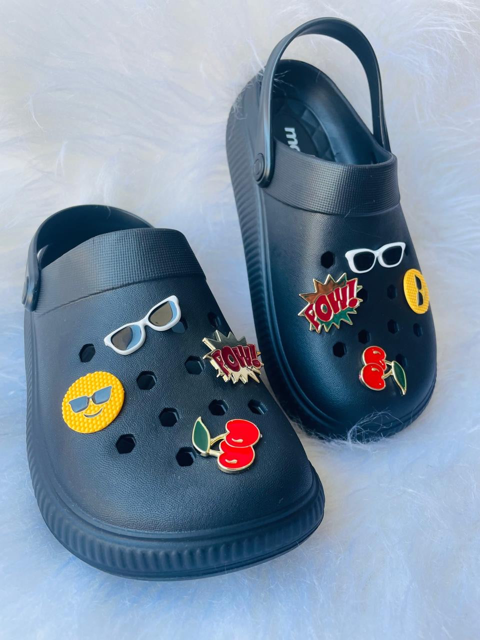 Clog Moleca com 4 pins