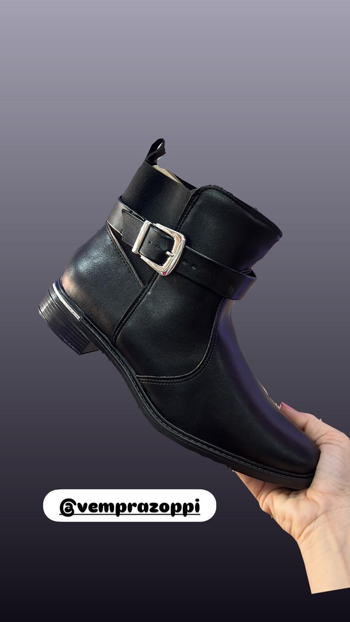 Bota Feminina com Fivela-Removível