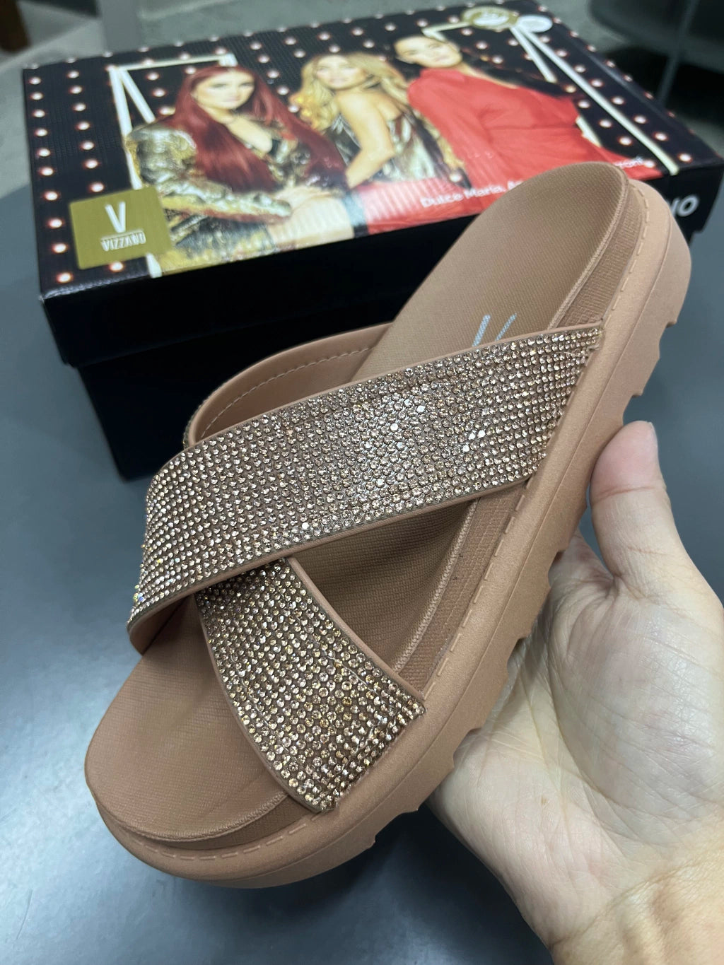 Sandália Vizzano Slide com Brilhos e Tiras Cruzadas