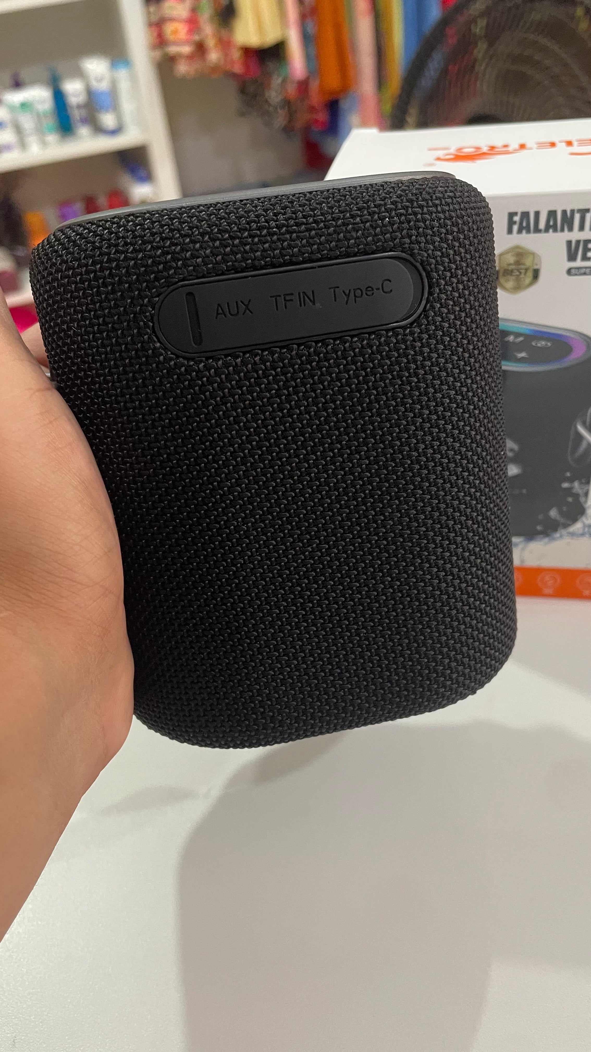 Caixa de Som Bluetooth Eletro - Potência e Versatilidade Portátil