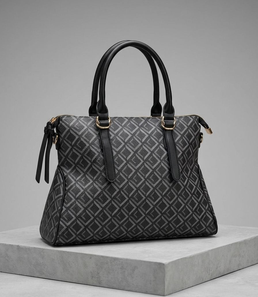 Bolsa Tote Feminina Monograma Geométrico com Detalhes em Dourado